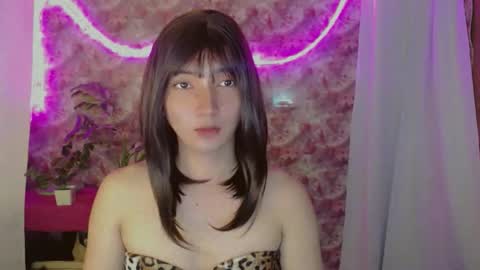 Snapshot of onelesslonelygirl69 chatting on 06/07/26, 04:11 KLIER online show from 06/07/26, 04:11