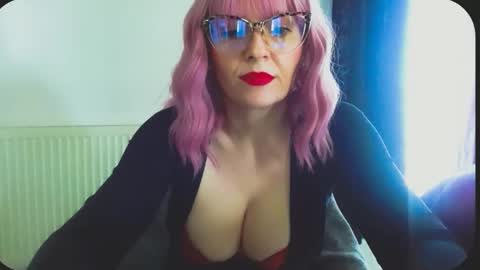 Snapshot of onemoreblonde chatting on 05/10/26, 11:15 Nicol online show from 05/10/26, 11:15