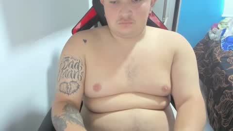 Snapshot of onewhiteboichub chatting on 02/17/25, 04:37 Andres INDEPENDENT MODEL online show from 02/17/25, 04:37