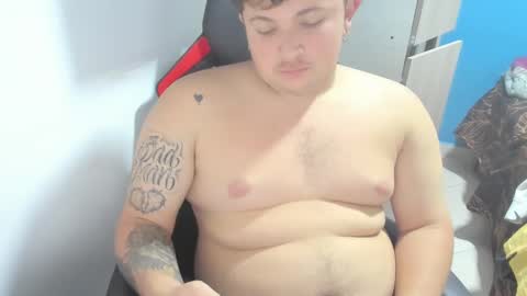 Snapshot of onewhiteboichub chatting on 02/18/25, 12:26 Andres INDEPENDENT MODEL online show from 02/18/25, 12:26