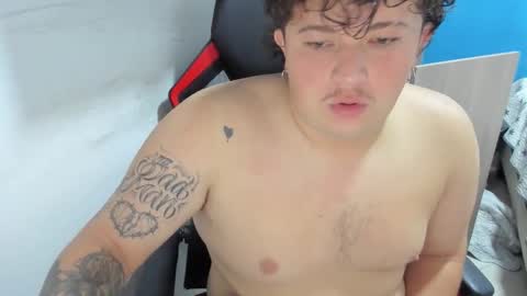 Snapshot of onewhiteboichub chatting on 09/26/25, 03:38 Andres INDEPENDENT MODEL online show from 09/26/25, 03:38