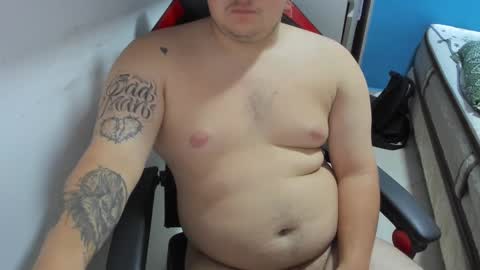 Snapshot of onewhiteboichub chatting on 10/03/25, 02:25 Andres INDEPENDENT MODEL online show from 10/03/25, 02:25