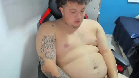 Snapshot of onewhiteboichub chatting on 10/17/25, 06:49 Andres INDEPENDENT MODEL online show from 10/17/25, 06:49