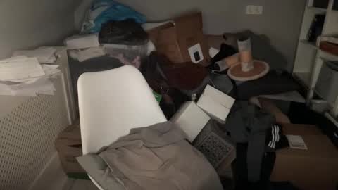 Snapshot of onkel90 chatting on 12/16/25, 10:59 onkel90 online show from 12/16/25, 10:59