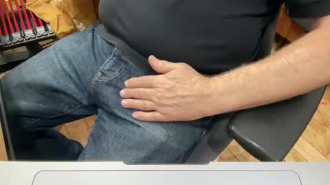 onlocationnyc online show from 04/10/26, 12:16