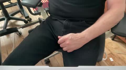 onlocationnyc online show from 04/24/26, 07:38