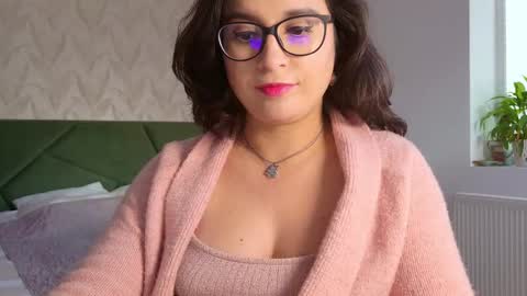 Snapshot of onlyella92_ chatting on 10/31/25, 10:49 onlyella92_ online show from 10/31/25, 10:49