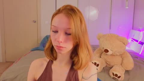 Snapshot of onlylily chatting on 11/07/25, 11:43 Lily online show from 11/07/25, 11:43