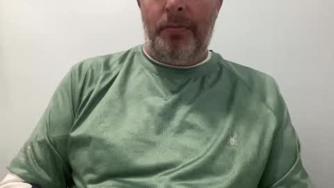 Snapshot of onthedlhere chatting on 10/16/25, 02:29 onthedlhere online show from 10/16/25, 02:29