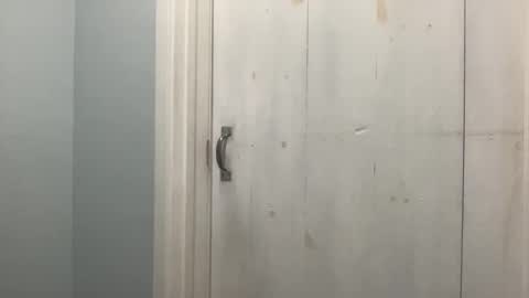 Snapshot of onthedlhere chatting on 12/16/25, 04:45 onthedlhere online show from 12/16/25, 04:45