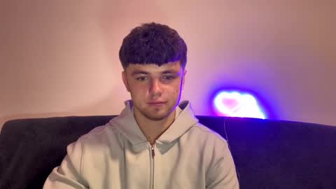 Snapshot of onyiix_ chatting on 11/07/25, 07:36 Mike online show from 11/07/25, 07:36