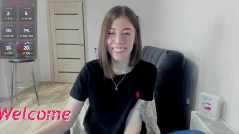 Snapshot of oops_britney chatting on 01/10/25, 10:50 Britney online show from 01/10/25, 10:50