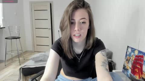 Snapshot of oops_britney chatting on 02/20/25, 06:46 Britney online show from 02/20/25, 06:46