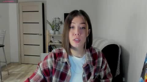 Snapshot of oops_britney chatting on 10/07/25, 06:16 Britney online show from 10/07/25, 06:16