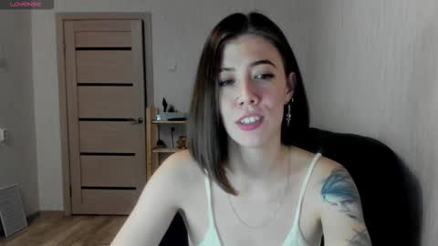 Snapshot of oops_britney chatting on 12/04/25, 02:04 Britney online show from 12/04/25, 02:04