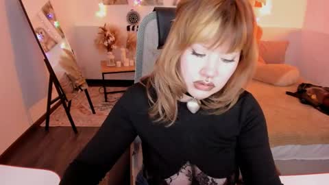 Snapshot of opalnova23 chatting on 04/27/26, 05:00 Nova online show from 04/27/26, 05:00