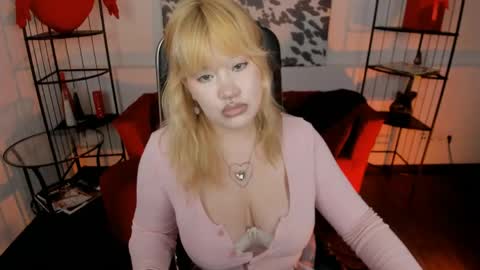 Snapshot of opalnova23 chatting on 06/05/26, 04:45 Nova online show from 06/05/26, 04:45