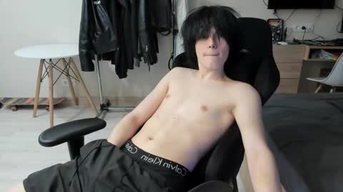 Bella and John online show from 03/25/26, 06:47