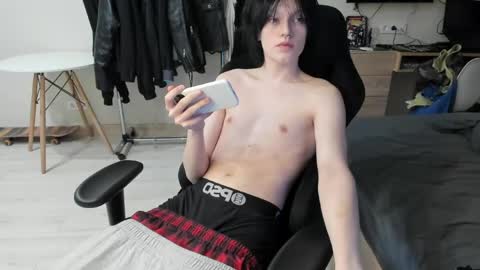 Bella and John online show from 03/29/26, 08:53