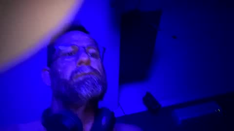 oralking123 online show from 12/31/24, 08:26