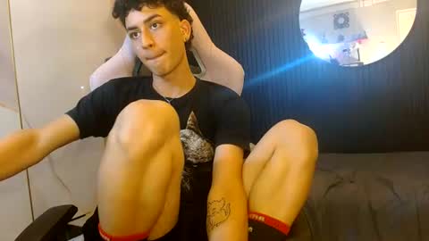 Snapshot of orangeboy_ chatting on 08/05/26, 02:25 ANDRES online show from 08/05/26, 02:25