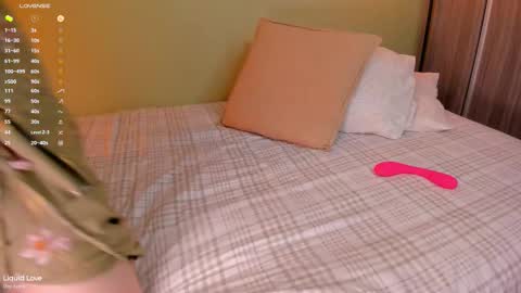 Snapshot of orchide_ chatting on 09/21/25, 12:56 Claire online show from 09/21/25, 12:56