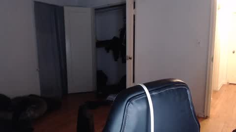 Snapshot of oregon87 chatting on 12/14/24, 01:28 The Oregon Lumberjack online show from 12/14/24, 01:28