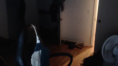 Snapshot of oregon87 chatting on 01/01/25, 02:09 The Oregon Lumberjack online show from 01/01/25, 02:09