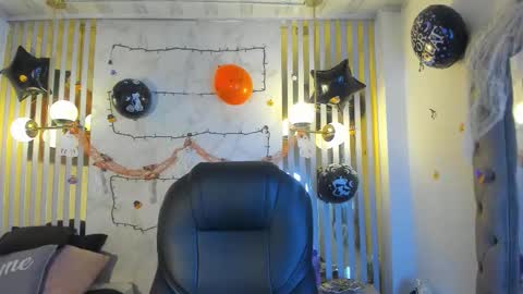 Snapshot of oriana_gh chatting on 10/19/25, 03:29 oriana_gh online show from 10/19/25, 03:29