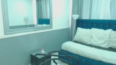 Oriana  online show from 09/14/25, 01:43