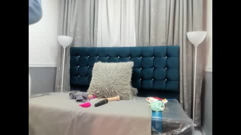Snapshot of oriana_jhonson chatting on 04/14/26, 11:27 Oriana online show from 04/14/26, 11:27