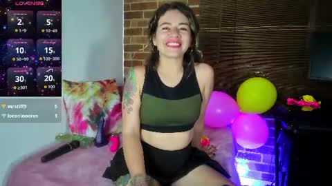 Snapshot of oriana_thomson2 chatting on 06/14/26, 11:29 Oriana online show from 06/14/26, 11:29