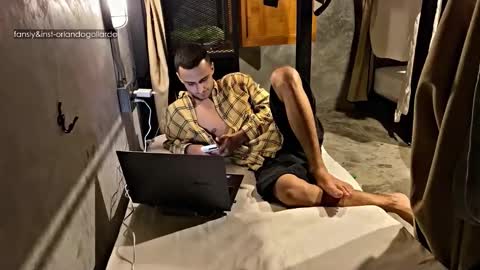 Fansly and Instagram -  online show from 11/04/25, 08:46