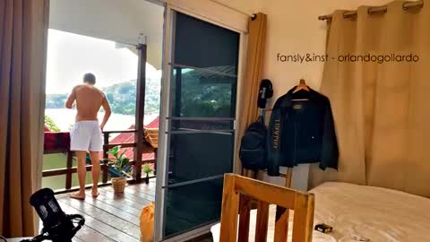 Fansly and Instagram -  online show from 12/17/25, 07:03