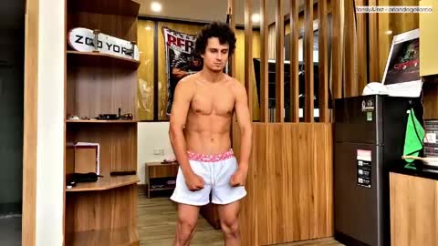 Fansly and Instagram -  online show from 04/17/26, 10:18