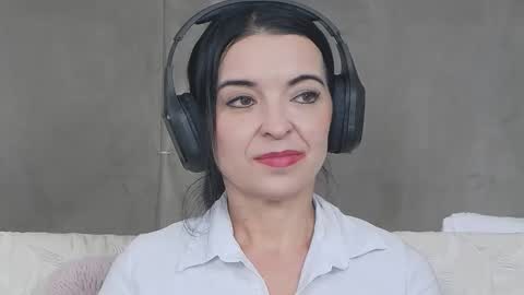 Snapshot of ortensialady76444316 chatting on 02/11/25, 02:13 Ortensialady online show from 02/11/25, 02:13