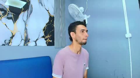 oscar_evans1 online show from 04/29/26, 12:09