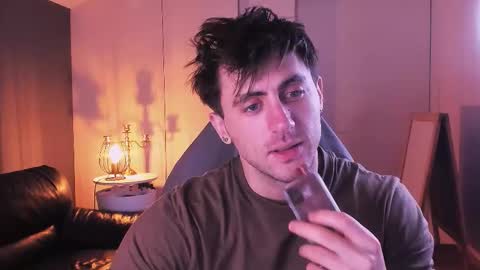 Snapshot of oscar_miller_ chatting on 09/16/25, 09:16 Oscar online show from 09/16/25, 09:16