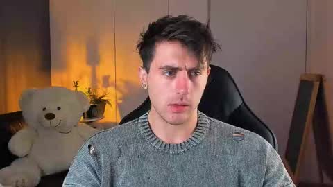 Snapshot of oscar_miller_ chatting on 11/01/25, 09:06 Oscar online show from 11/01/25, 09:06