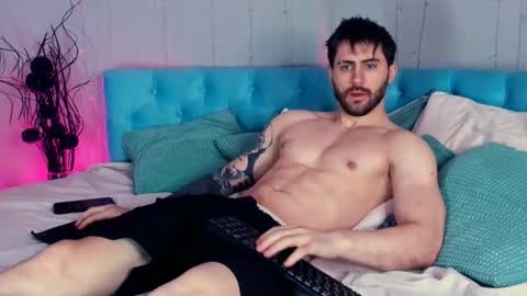 Snapshot of oscar_miller_ chatting on 01/11/26, 09:42 Oscar online show from 01/11/26, 09:42