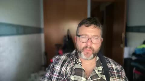 oscarbcncat online show from 05/18/26, 04:24