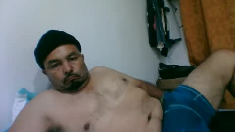 oscarjhe3512 online show from 05/17/26, 01:58