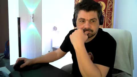 Snapshot of oscarleo chatting on 05/08/26, 10:42 the venetian online show from 05/08/26, 10:42