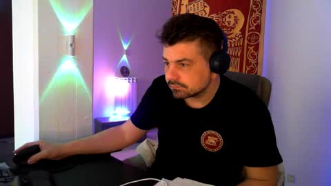Snapshot of oscarleo chatting on 05/14/26, 10:44 the venetian online show from 05/14/26, 10:44