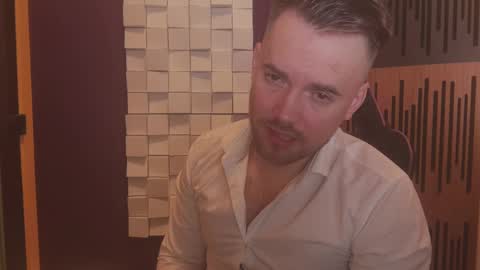 Oscar Steel Savage online show from 03/05/25, 05:18