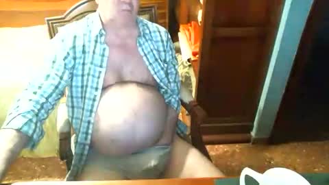 Snapshot of oscarw chatting on 12/10/24, 04:49 Oscar online show from 12/10/24, 04:49