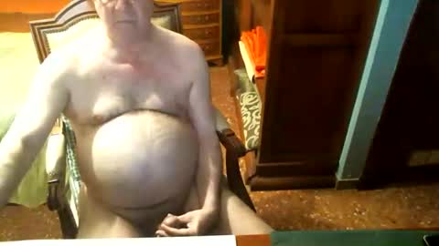 Snapshot of oscarw chatting on 12/12/24, 03:05 Oscar online show from 12/12/24, 03:05