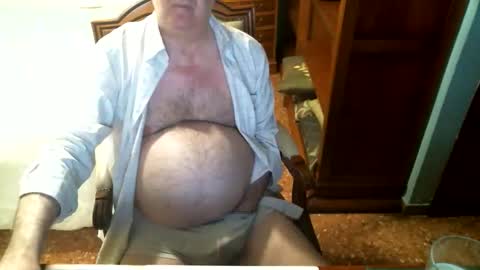 Snapshot of oscarw chatting on 10/18/25, 02:40 Oscar online show from 10/18/25, 02:40