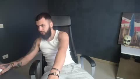 Snapshot of oscarwills chatting on 07/30/26, 04:33 OscarWills online show from 07/30/26, 04:33