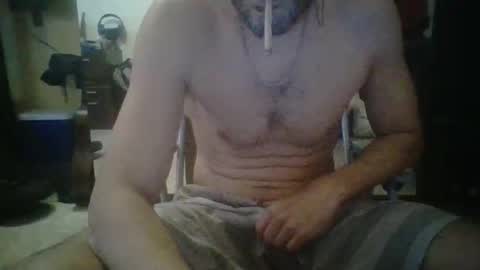 Snapshot of oshaka chatting on 11/25/25, 04:18 HappyGrower online show from 11/25/25, 04:18